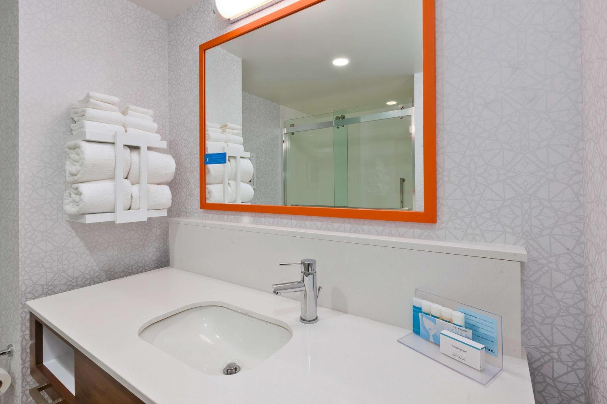 Hampton Inn Cape Cod Canal Bourne Εξωτερικό φωτογραφία